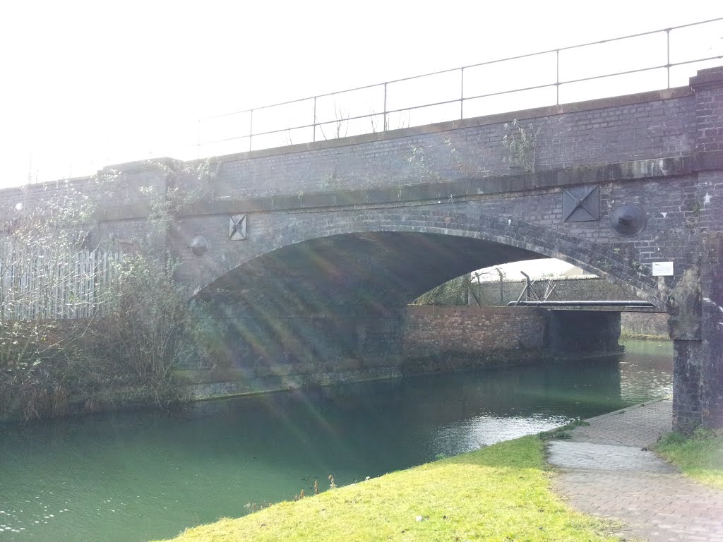 Horsley Fields Railway Bridge Wyrley and Essington Canal by quercusia