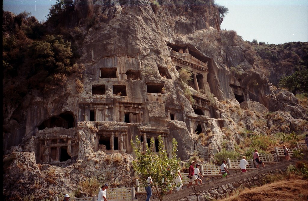 Fethiye, Felsengrab des Amyntas 1994 by martin b.