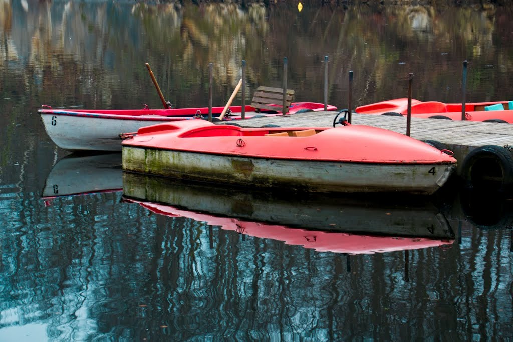 Ruderboot - ulk by Rick Lierhaus