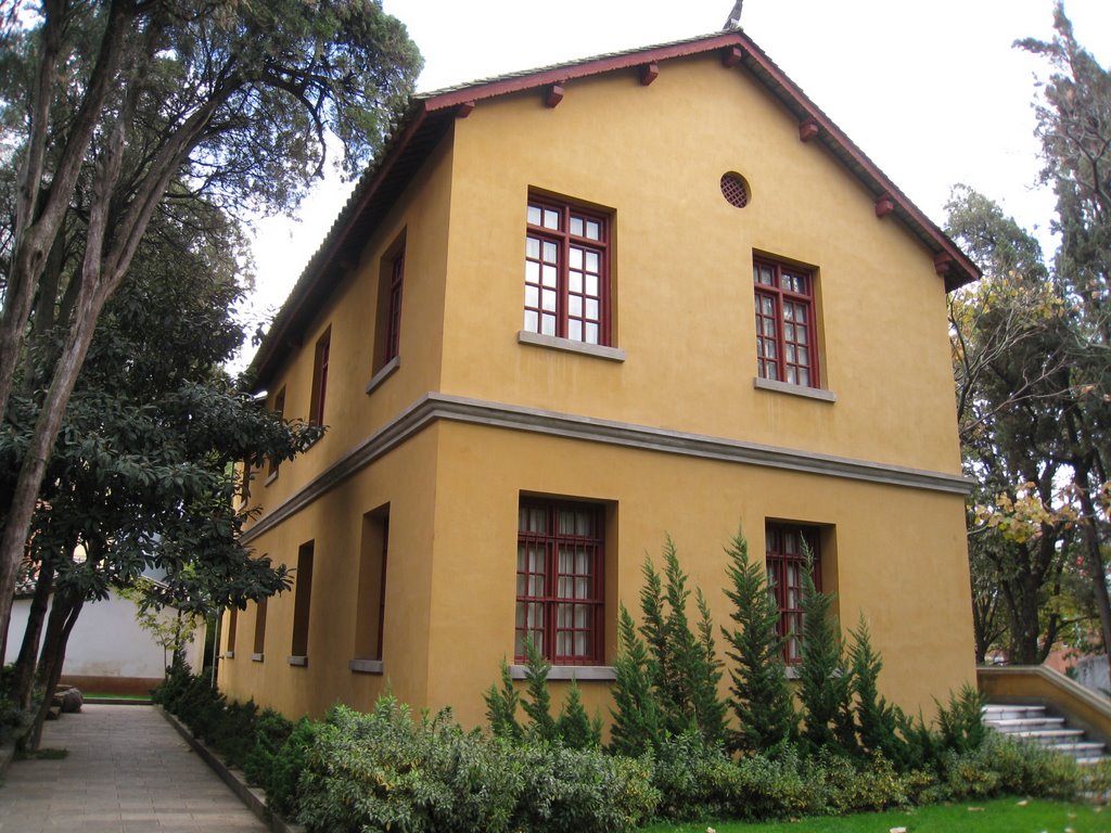 熊庆来、李广田故居 Former Residence of Xiong Qinglai and Li Guangtian by Jwan