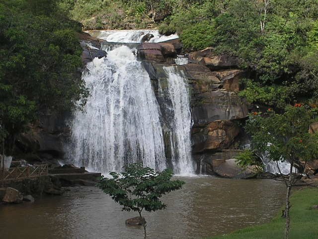 Queda d'água do rio Brumado by ramonvelô