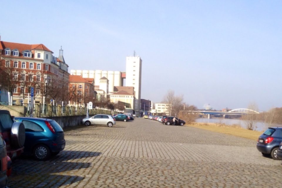 Riesa - Blick zur Elbe-Brücke by fwi1966