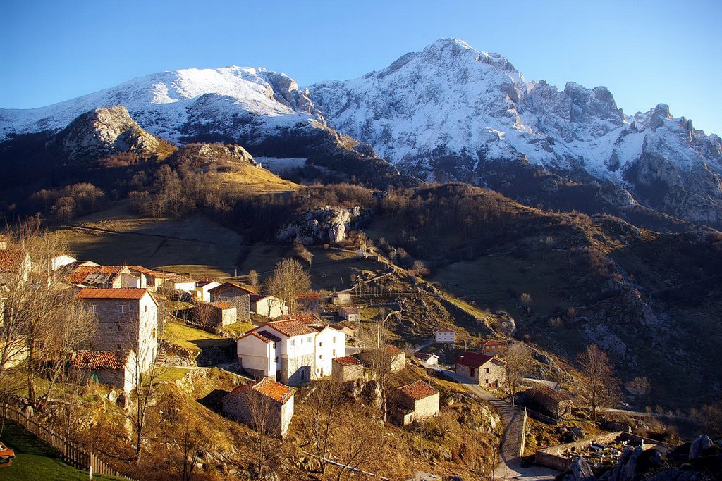 Sotres, Parque Nacional Picos de Europa, Cabrales, Asturias by Antonio Alba