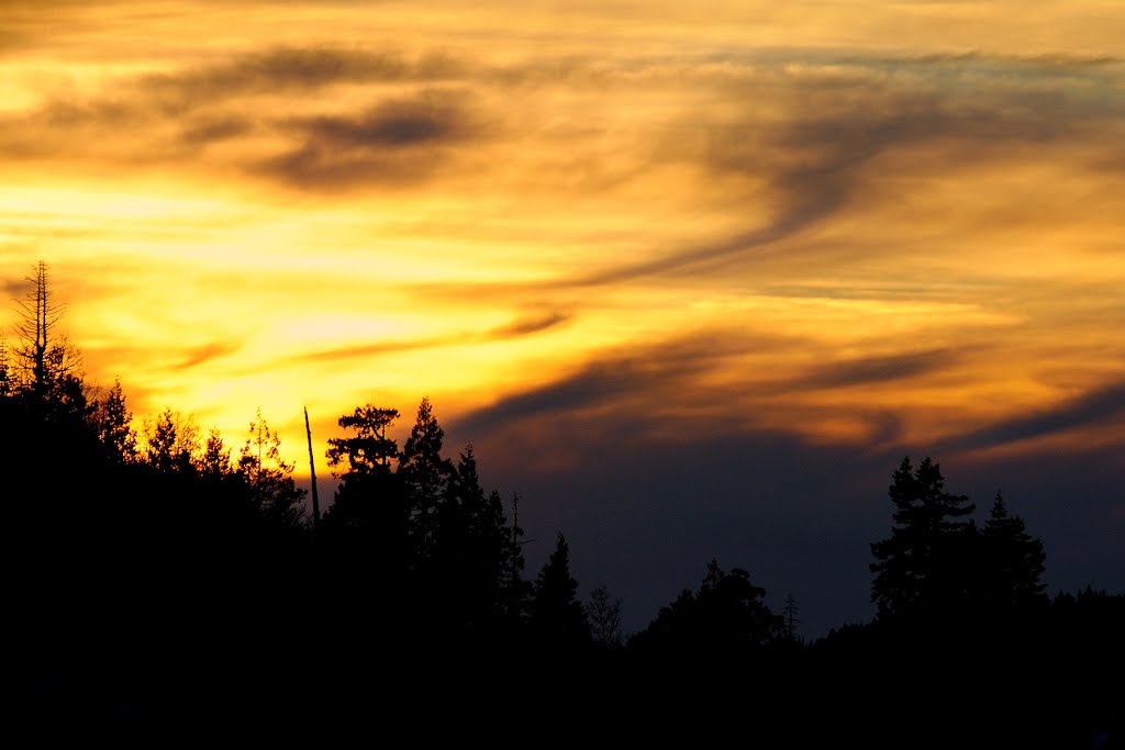 Flaming sky from Emigrant Gap by bcm79