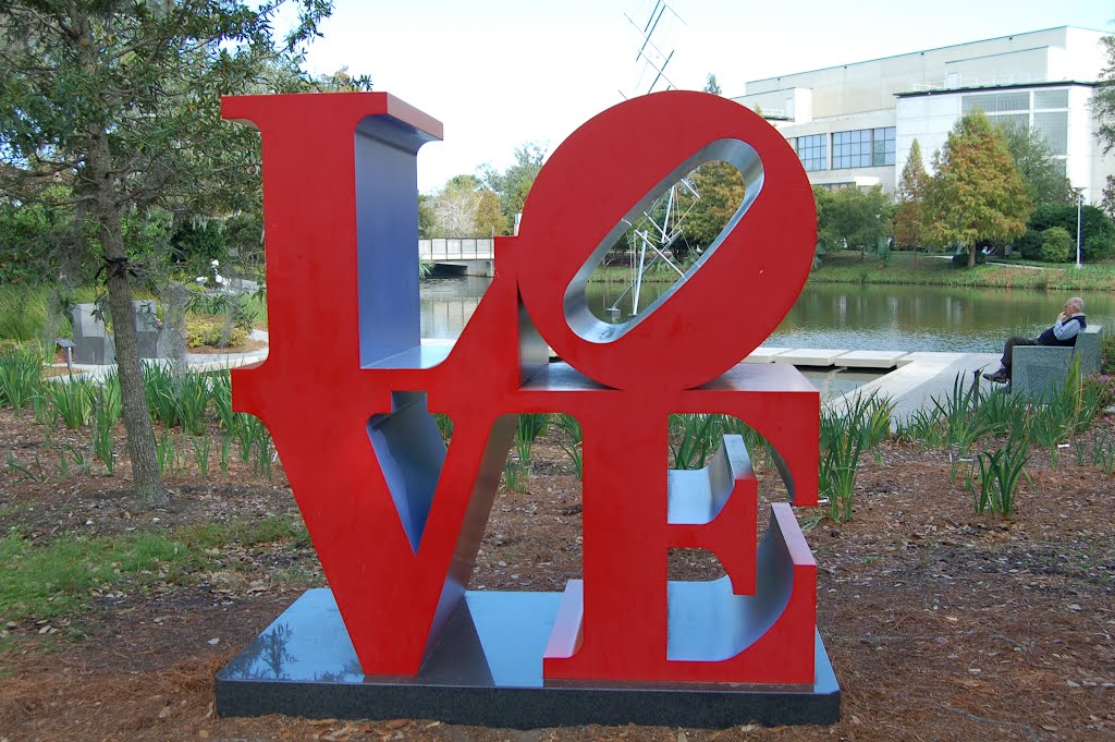 Love Red Blue - Besthoff Sculpture Garden - New Orleans, LA by cajunscrambler