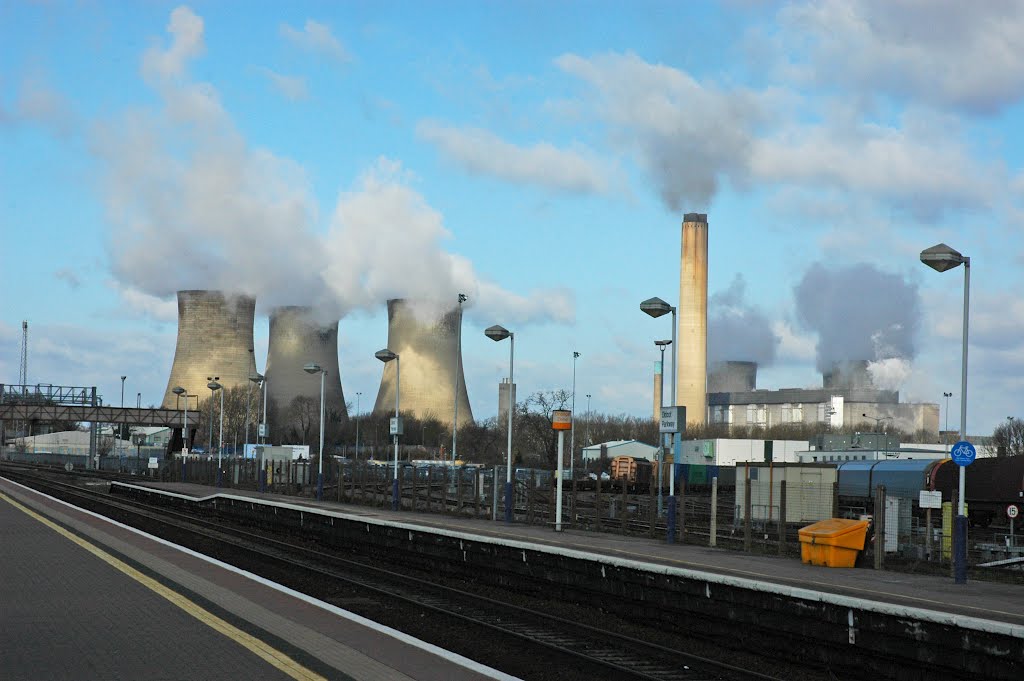 Didcot Power Station from Parkway Rail Station by Bressons_Puddle