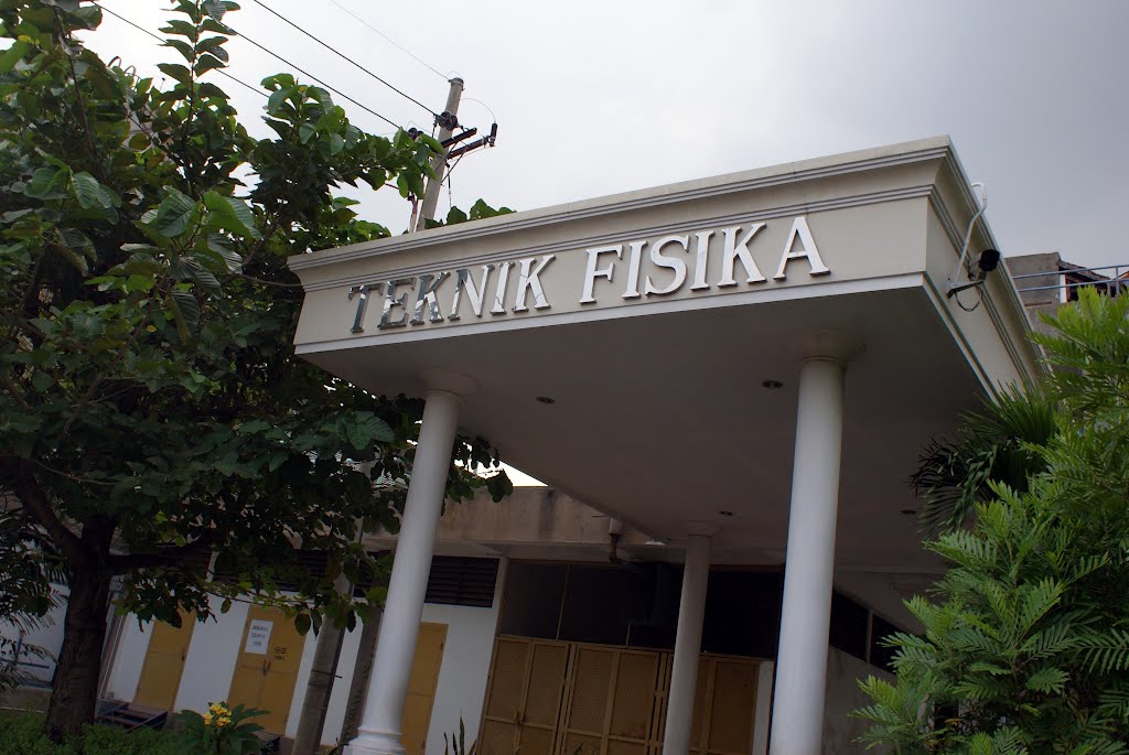 Teknik Fisika ITS by rabendraaldi