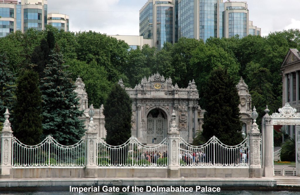 Imperial Gate of Domabahce Palace by kluke