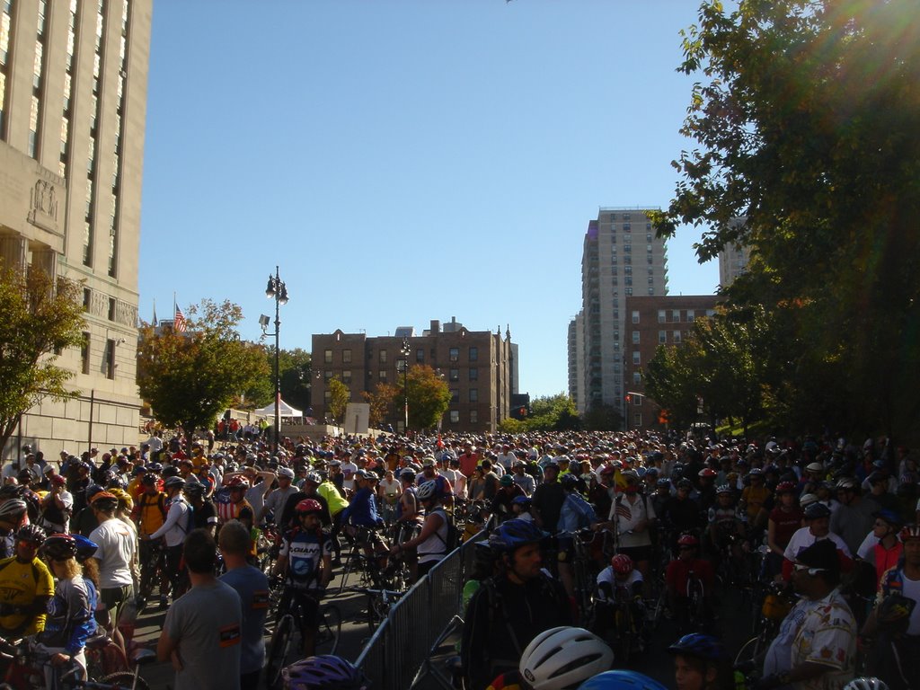 Mabel Wayne Place and Walton Ave facing southeast during 2007 Tour de Bronx by aviator_rob