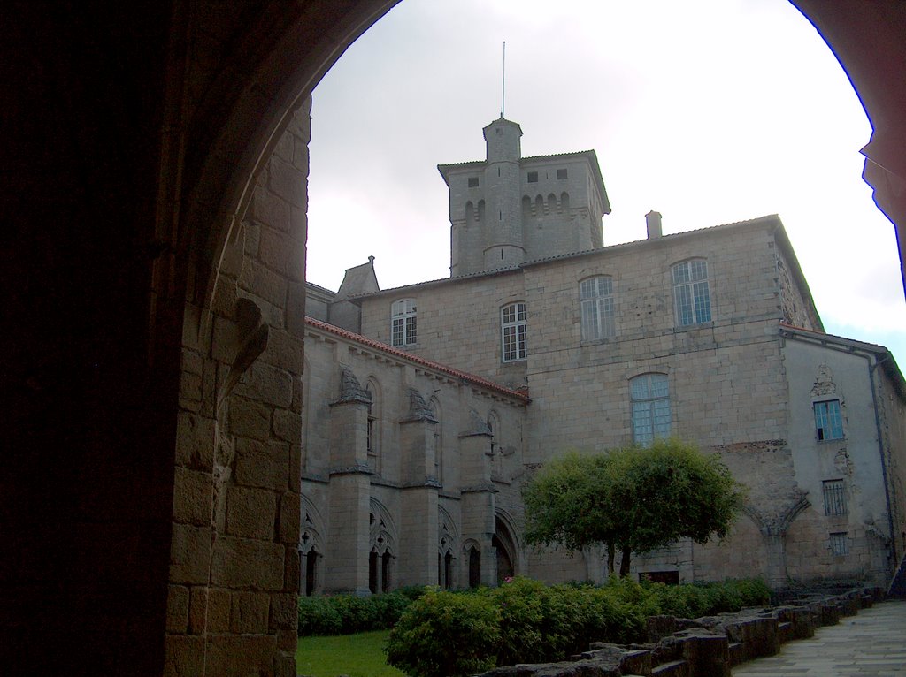 Abbaye de la chaise dieu by Alain Guillemet