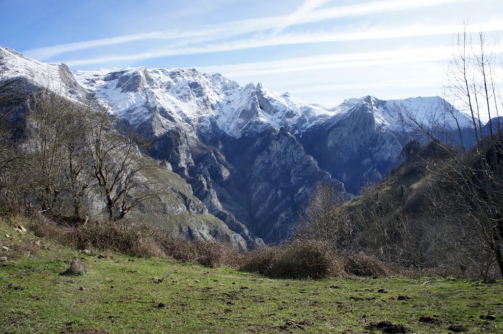 Sierra La Conia. by La Casa del Chiflón (Bulnes)