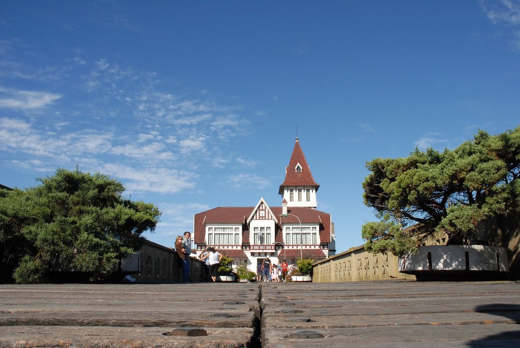 Club de pescadores desde la costa by qepd