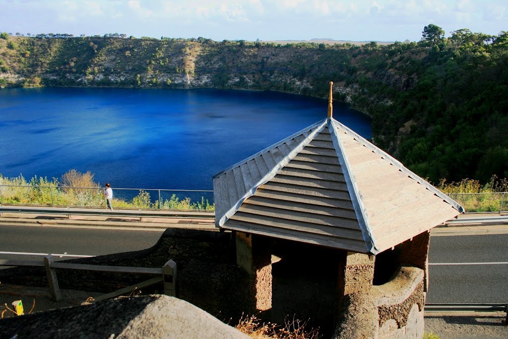 Blue Lake - a crater lake by mekja