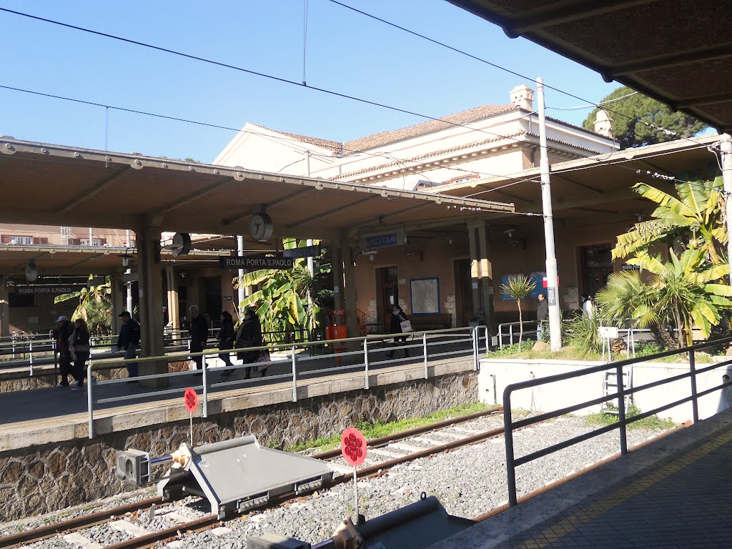 Stazione Porta San Paolo by Christoph Rohde