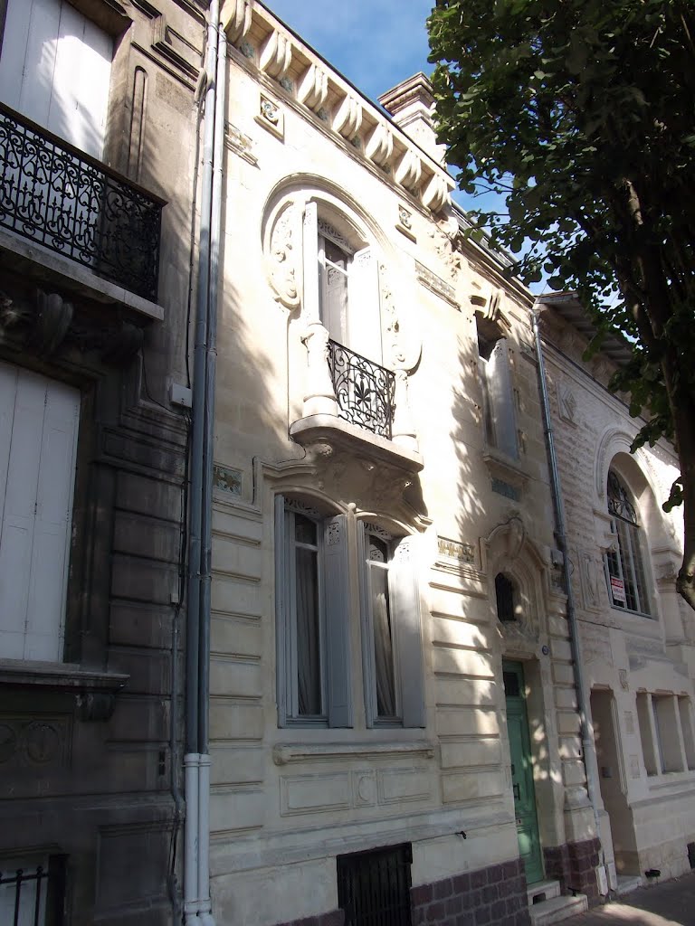 Bordeaux, boulevard du Maréchal Leclerc 215 (Gaston Adoue et L. Lataste 1904) by Jacques Lasserre