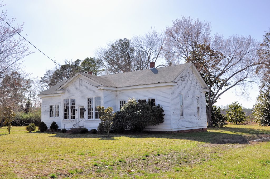 VIRGINIA: GLOUCESTER: HAYES: Woodville School [Rosenwald] (1923), 4310 George Washington Memorial Highway (U.S. Route 17) by Douglas W. Reynolds, Jr.