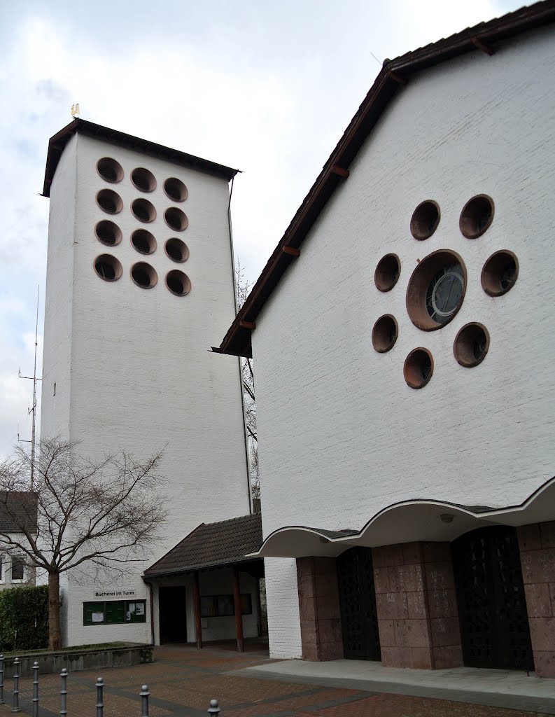 Kirche, Bonn Rheinbacherstrasse by devilanddust