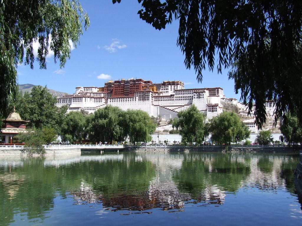 Potala Palace, Lhasa, Tibet by Laputa Lee