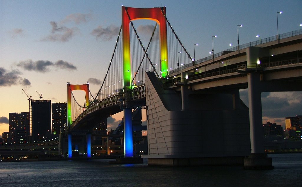 Rainbow bridge from Odaiba by alekun79