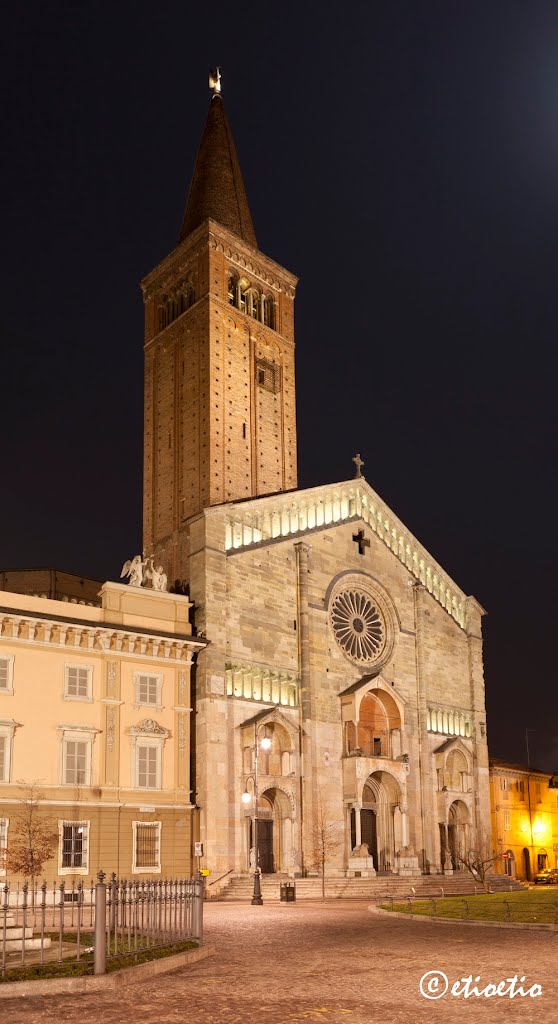 Piacenza: il Duomo by night by etioetio