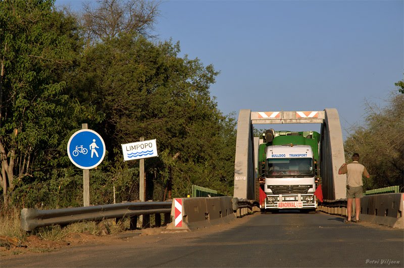 Border Crossing by petri.viljoen