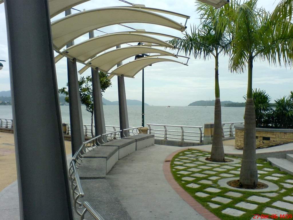 Lumut Jetty's Park by yinkc