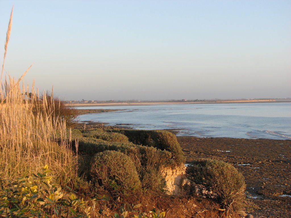 Plage des Pères by DESRENTES ERIC