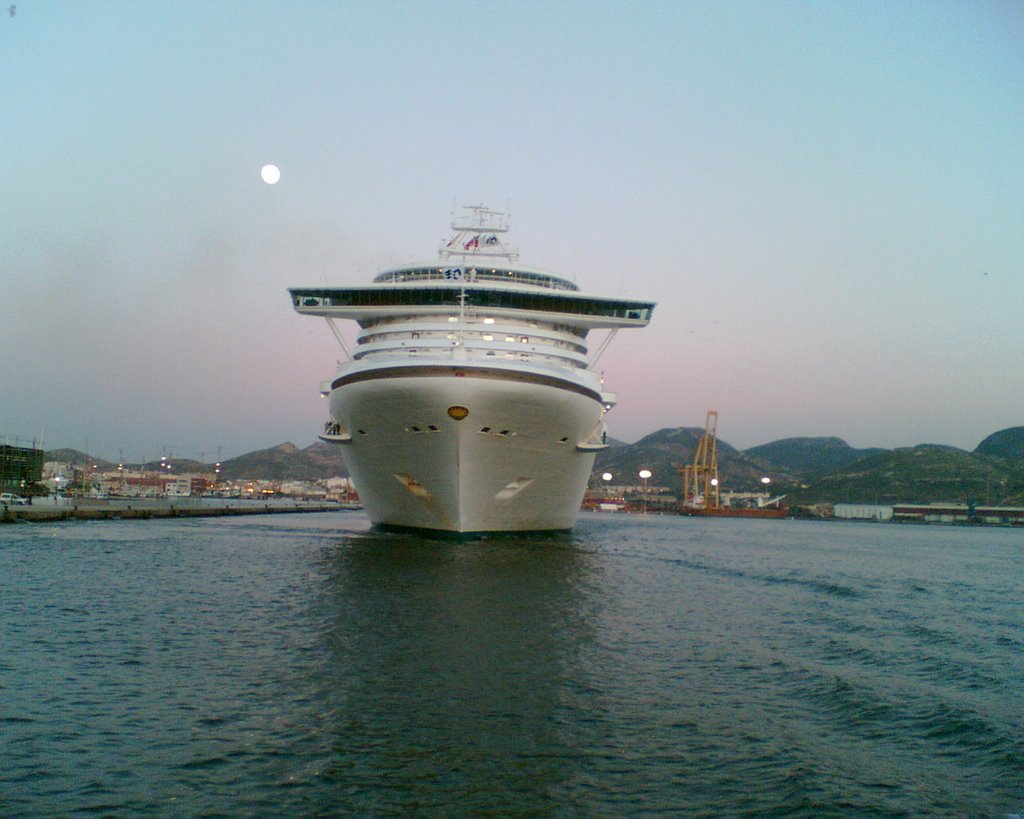 Golden Princess en Cartagena 2006 by juliangar65