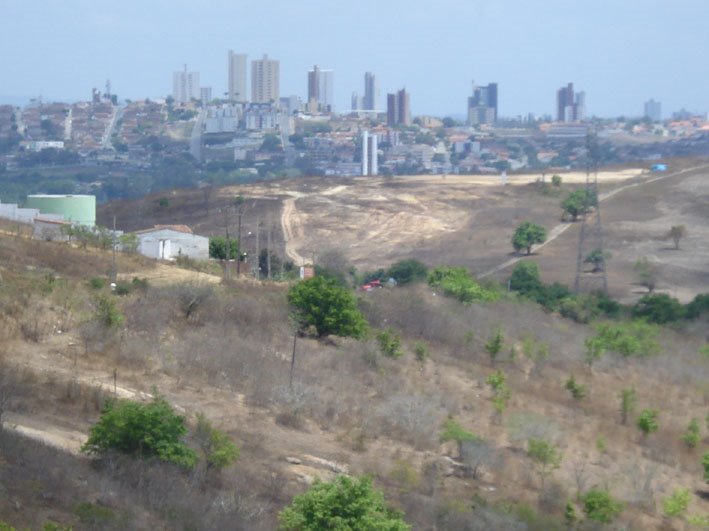 Campina Grande: Vista através da via de acesso oeste da cidade by Elmano Pontes Cavalc…