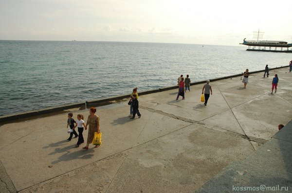 Yalta_sea-front by kossmos