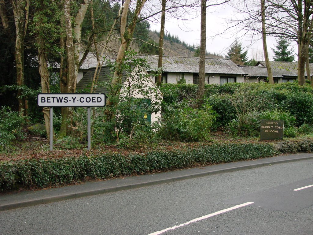 Entry to Betws-y-Coed on the A5 by vinnyhassell