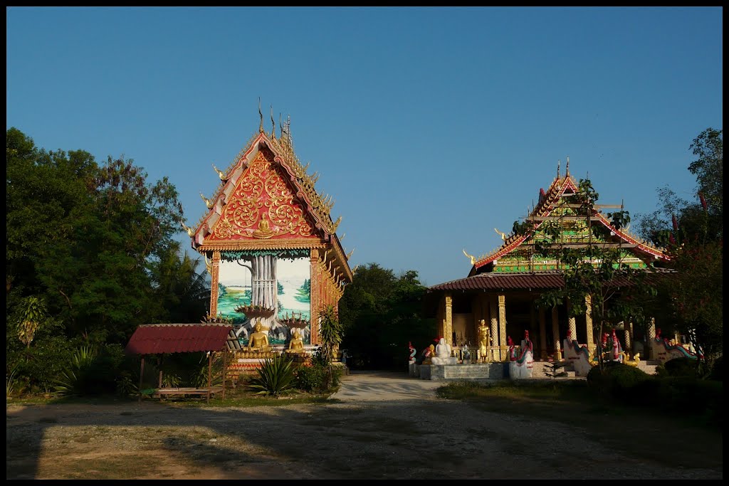 Vang Vieng Temple by sibir