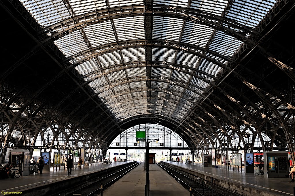 Hauptbahnhof Leipzig by gschwandtnerbua