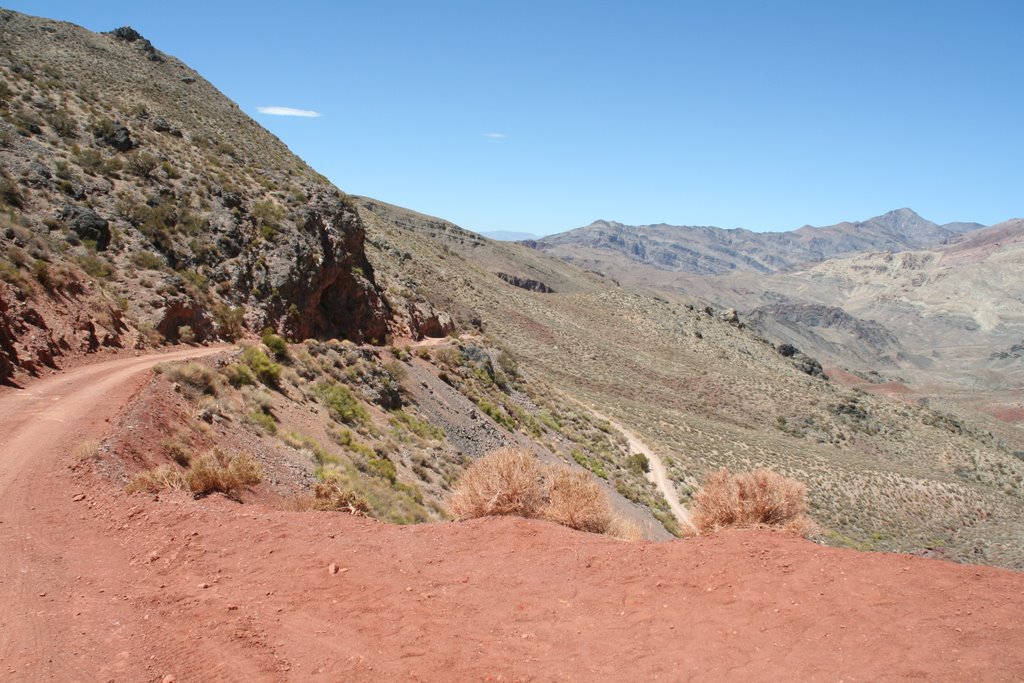 Titus Canyon ; Steep road at Red Pass by Phil Nieto