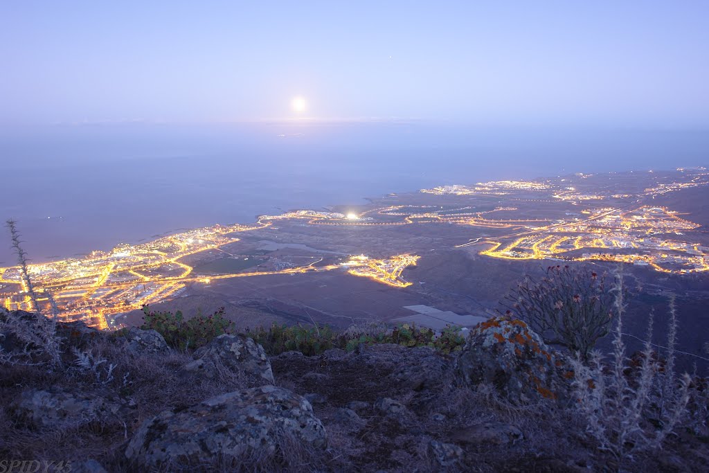 COSTA ADEJE AL AMANECER DESDE ROQUE DEL CONDE by TENERIFE SENDEROS