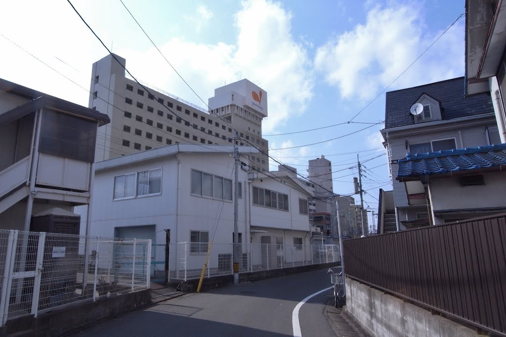 雑餉隈電力区・信号区事務所付近 Nearby Nishitetsu Zasshonokuma Electric & Signal Department Office by titanium22