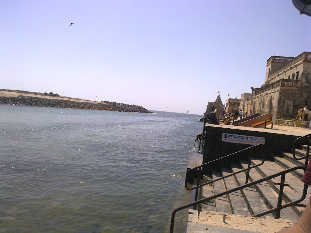 Gomti river in dwarka ,arebian se.. by rahul kaushik