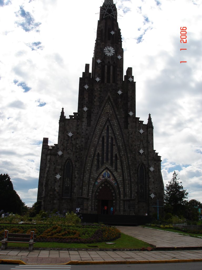 Igreja Matriz de Canela by Lombardi, Sergio