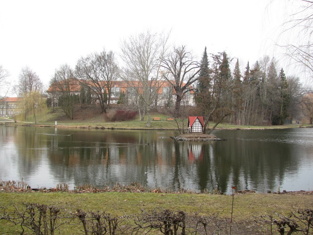 Stadtgraben in Wolfenbüttel mit Enteninsel by Chris1970