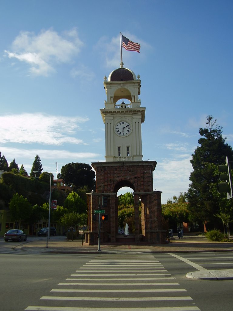 A flag tower (?) of Santa Cruz by Jakub Simane