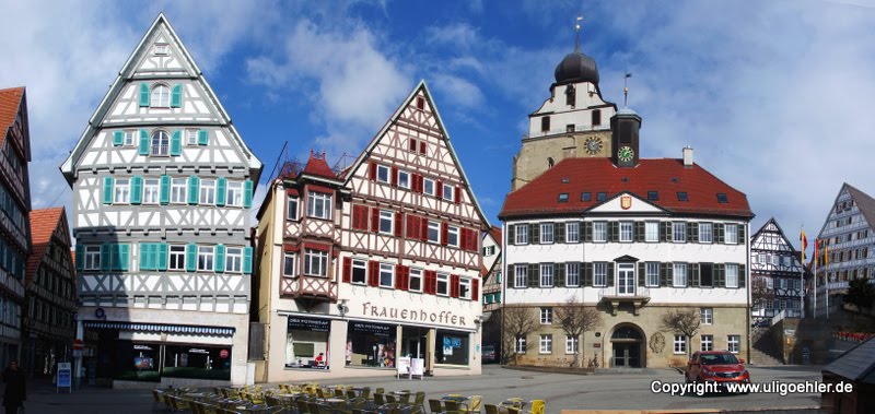 Herrenberg ! eine wirklich wunderschöne Altstadt erwartet Sie in Herrenberg und die hoch oben gelegene Stiftskirche mit ihrem Glockenmuseum und dem Schlossberg laden ein zu einer tollen Besichtigung, im inneren der Stiftskirche das wundervoll gestaltete G by Uli Goehler