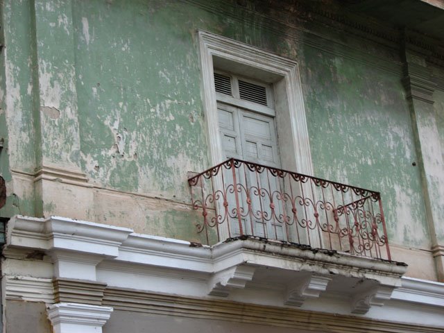 Old Balcony Granada Nicaragua by snorth