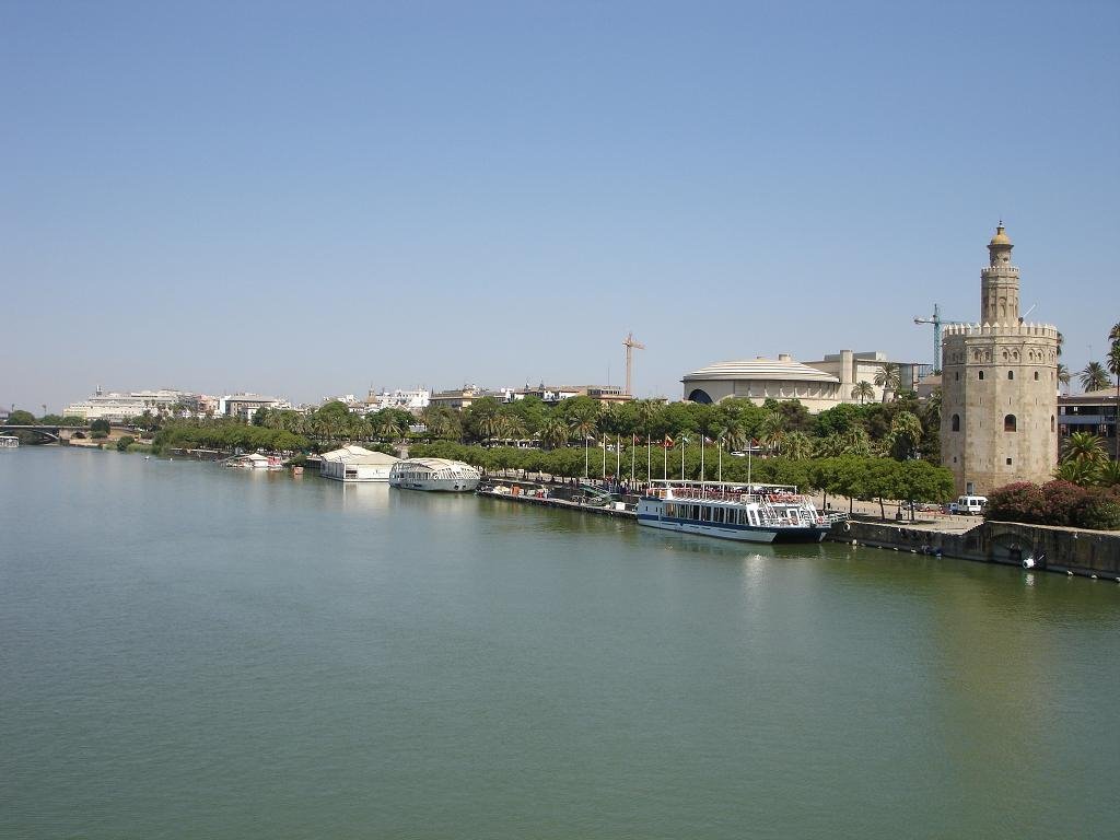 Rio Guadalquivir e Torre do Ouro by Clara Afonso