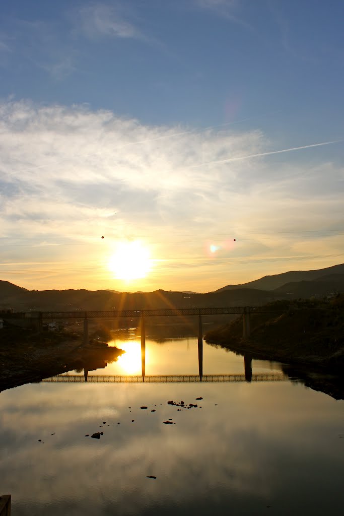 ENTARDECER,RIO DOURO NO POCINHO by Guizel