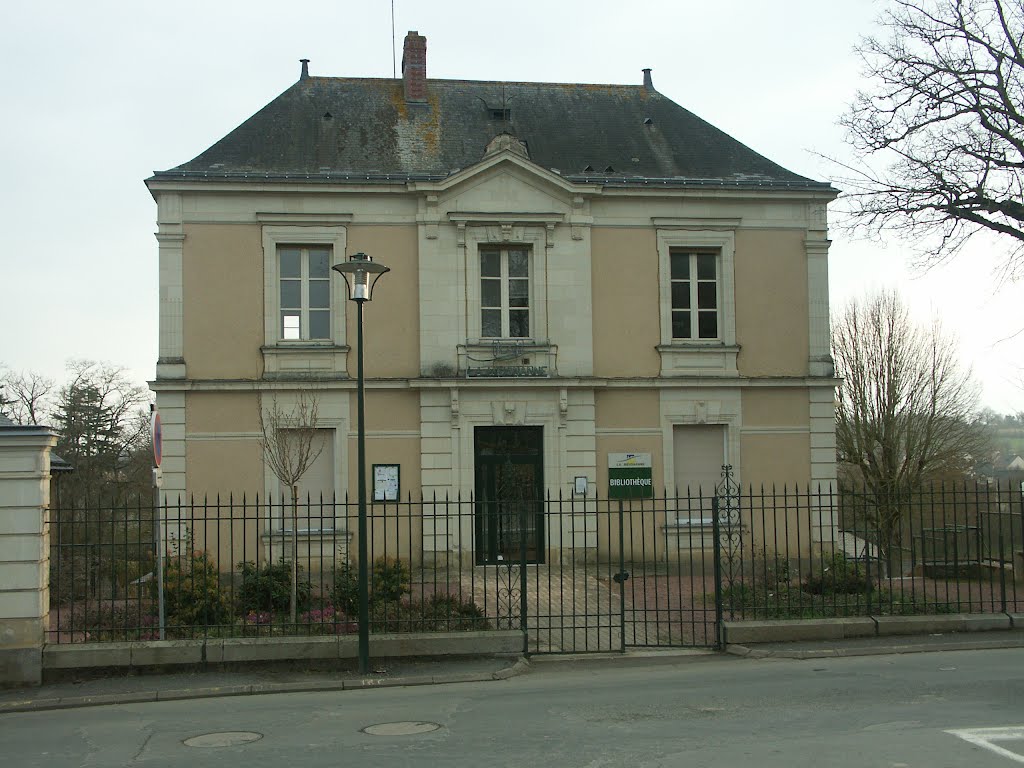 Bibliothèque de La Meignanne (ex-mairie) by mith49