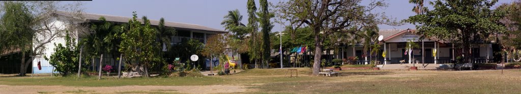 อำเภแพยุหะคีรี Khaw Sa Nang Song School by Chamrat Charoenkhet