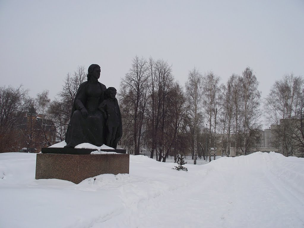 Памятник М.А. Ульяновой с В. Ульяновым by Доркин Александр