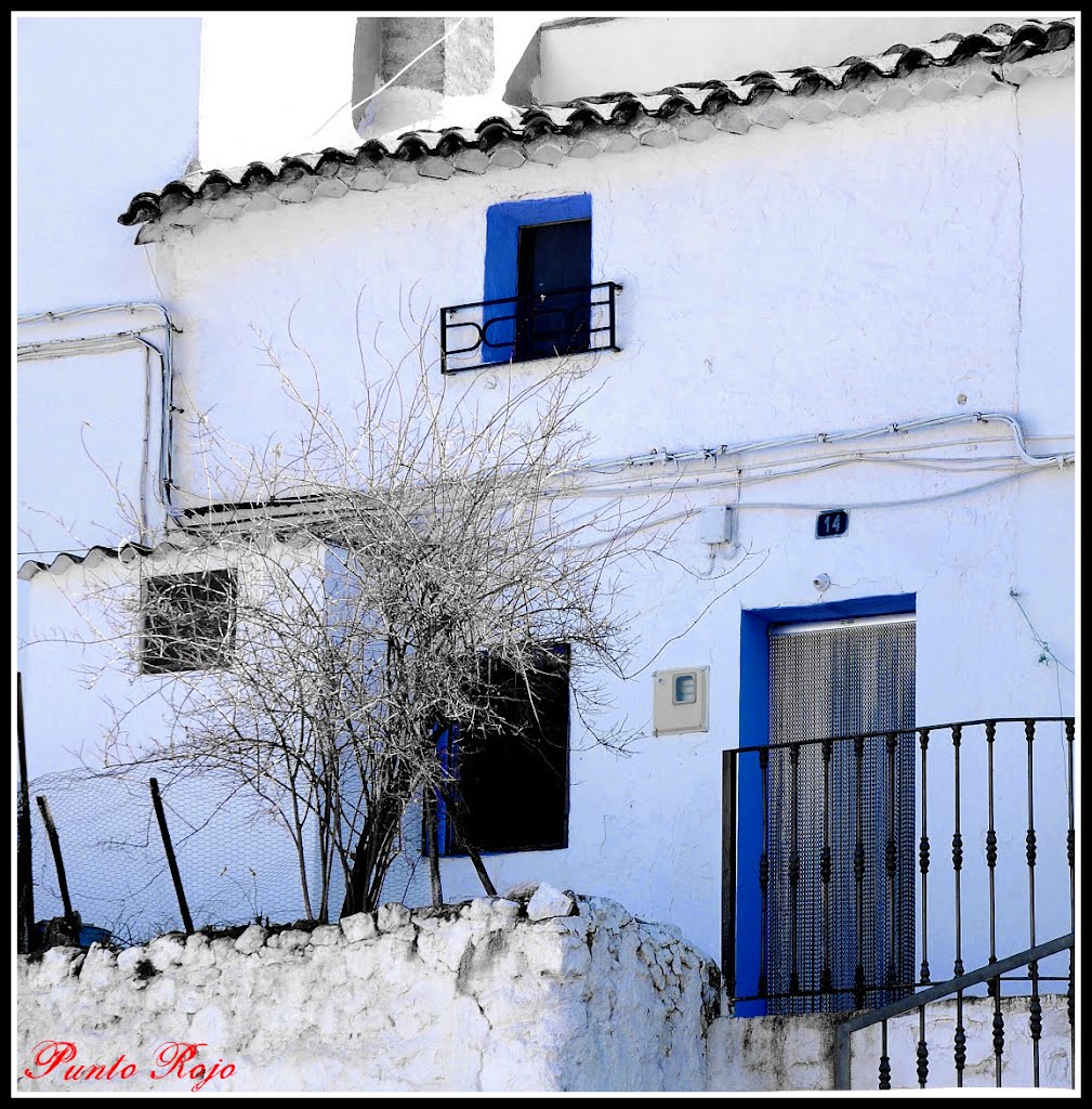 Recuerdos de mi infancia. (La casa de mis Abuelos.) by Ángel González Quesada