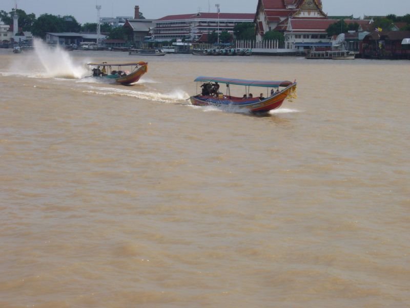 Chao Praya River 20070528 by Jean-Marc Matthey