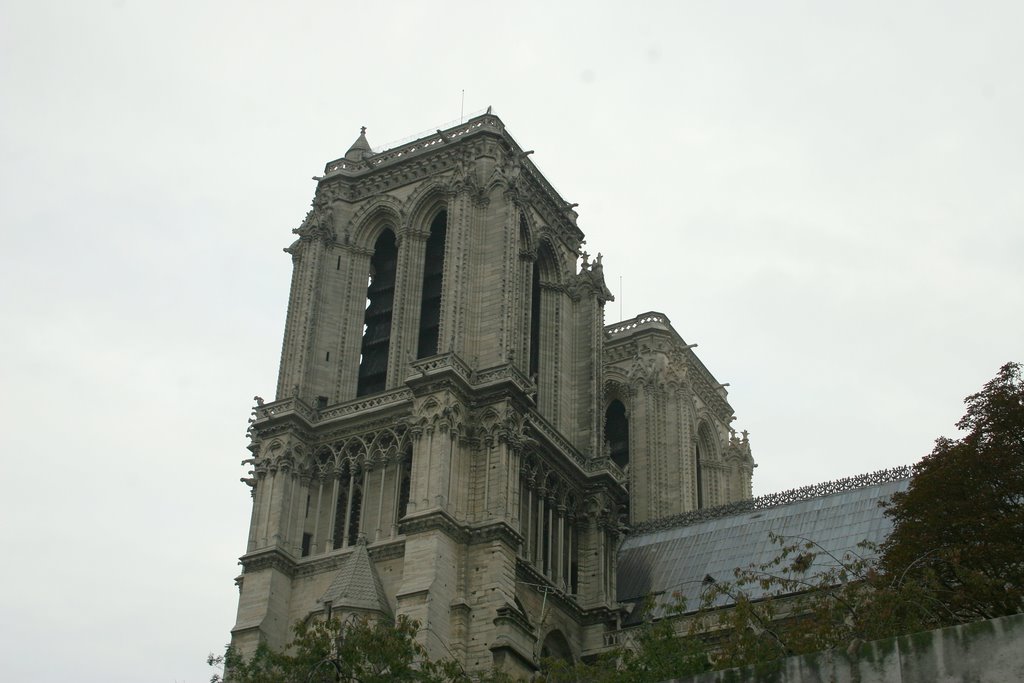 Visite de Paris en bateau,Notre Dame,oct.06 by charles61